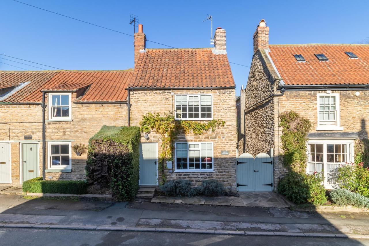 Dene Cottage, Welburn ภายนอก รูปภาพ
